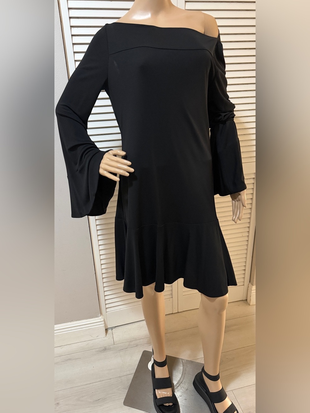 Diane von Furstenberg Black Swing Dress | Open Draped Back | Bell Sleeve |Size 8